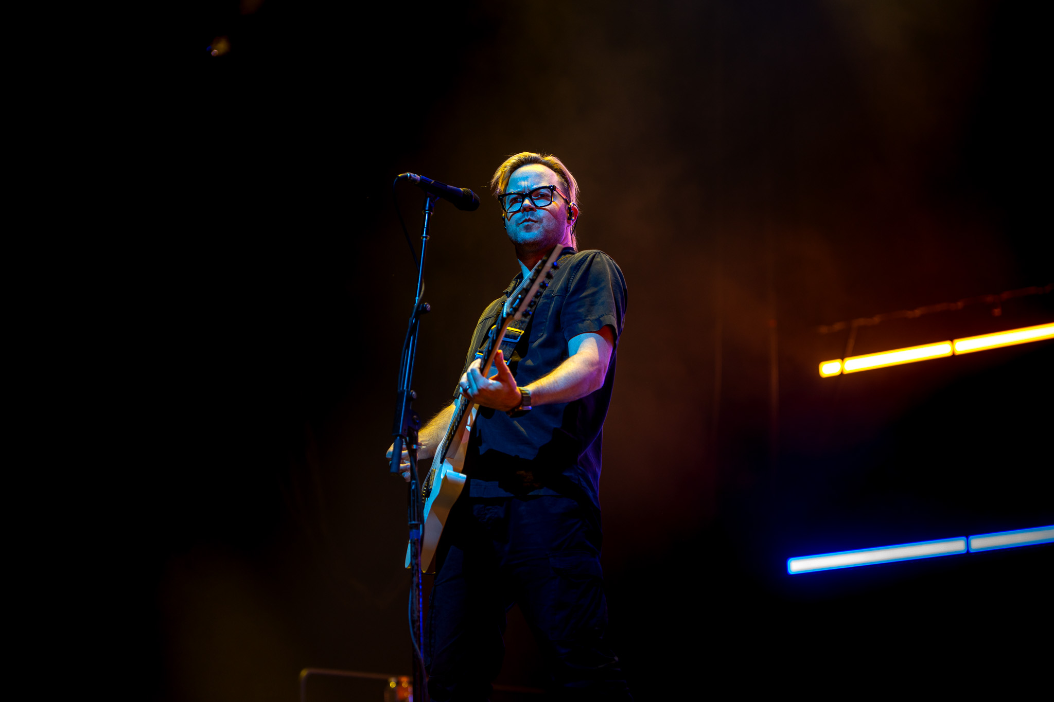 Breaking Benjamin beginning the co-headline set