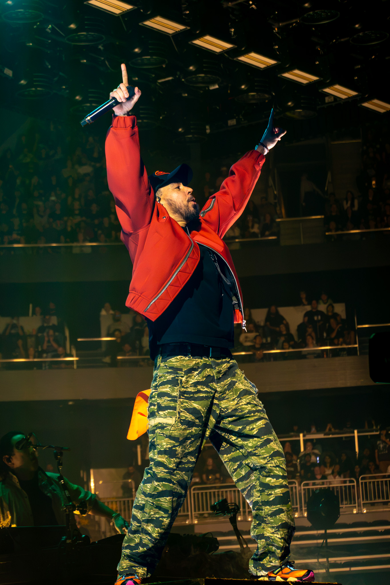 Mike Shinoda performing in Seattle